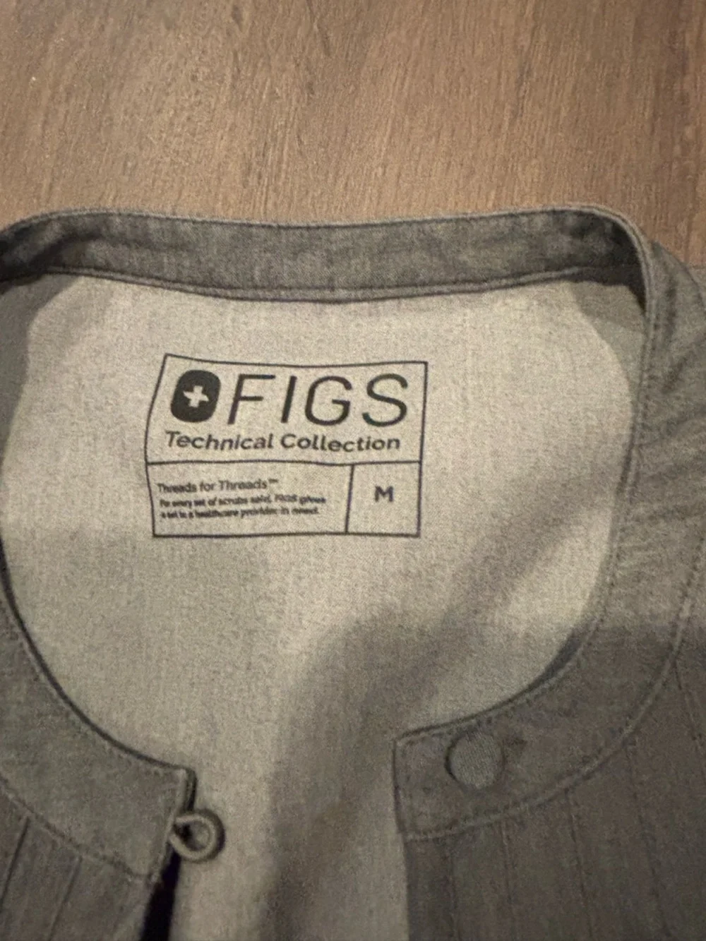 Figs Women's Short-Sleeve Tee in Light Gray